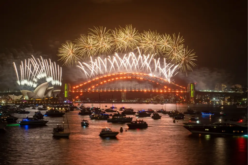 Celebración de Nochevieja en Sídney, Australia con fuegos artificiales | Qué Onda