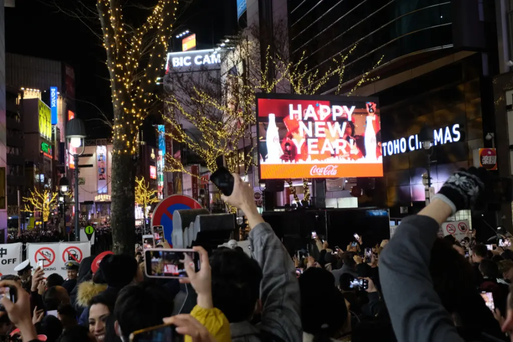 Multitud de Personas en la Cuenta Regresiva de Nochevieja en Shibuya, Tokio, Japón | Qué Onda
