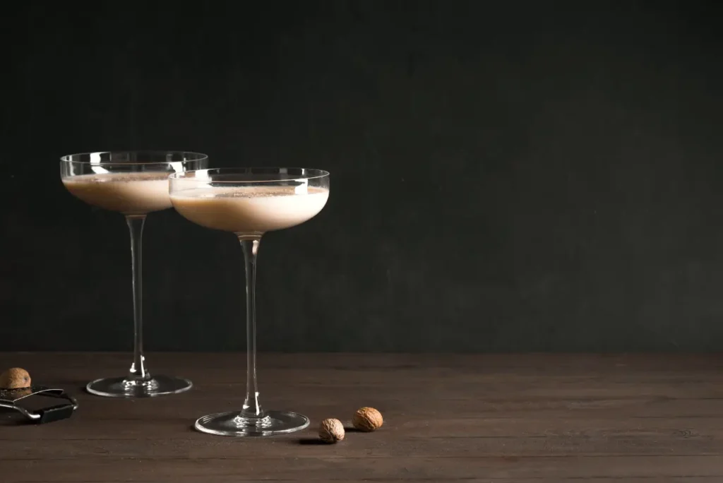 El coctel de café con Brandy Alexander con mucha elegancia | Qué Onda |