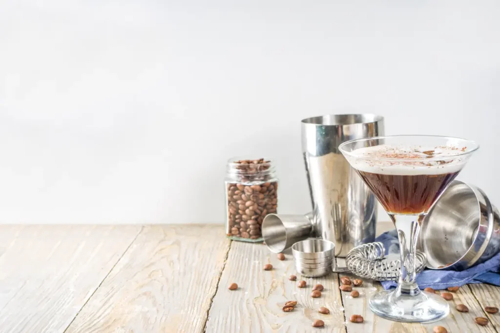 Prueba este martini con café, una explosión de sabores | Qué Onda |