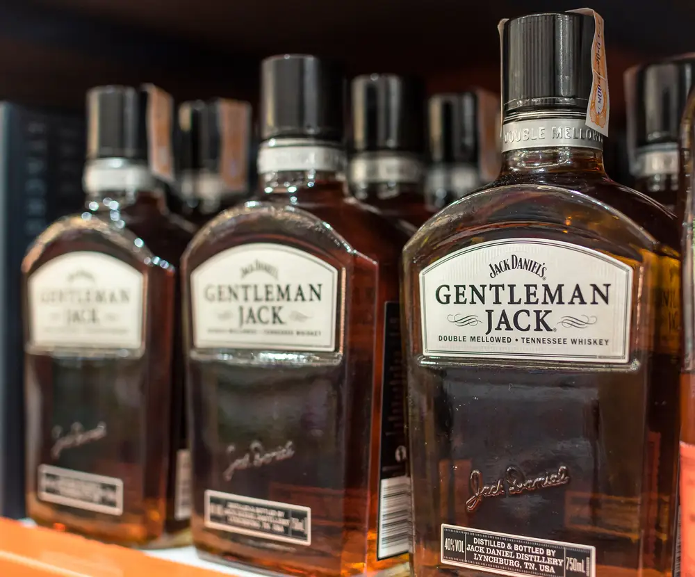 Jack Daniel´s Gentleman Jack revela notas de vainilla y caramelo destacando notas de roble
