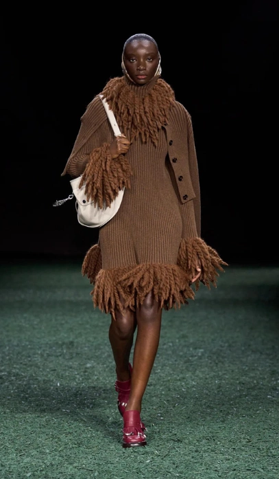 Burberry Colección Otoño 2024 | Style 9 | Qué Onda