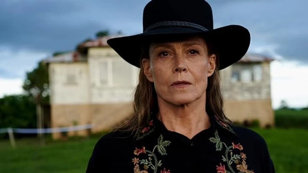 Las Flores perdidas de Alice Hart tiene un elenco impresionante como Sigourney Weaver