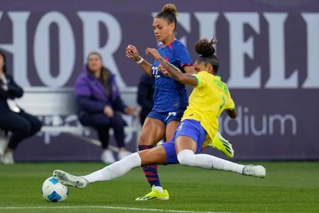 Selección Femenil EE.UU Lindsey Horan anota en el primer tiempo, venciendo a Brasil 1-0 | Qué Onda