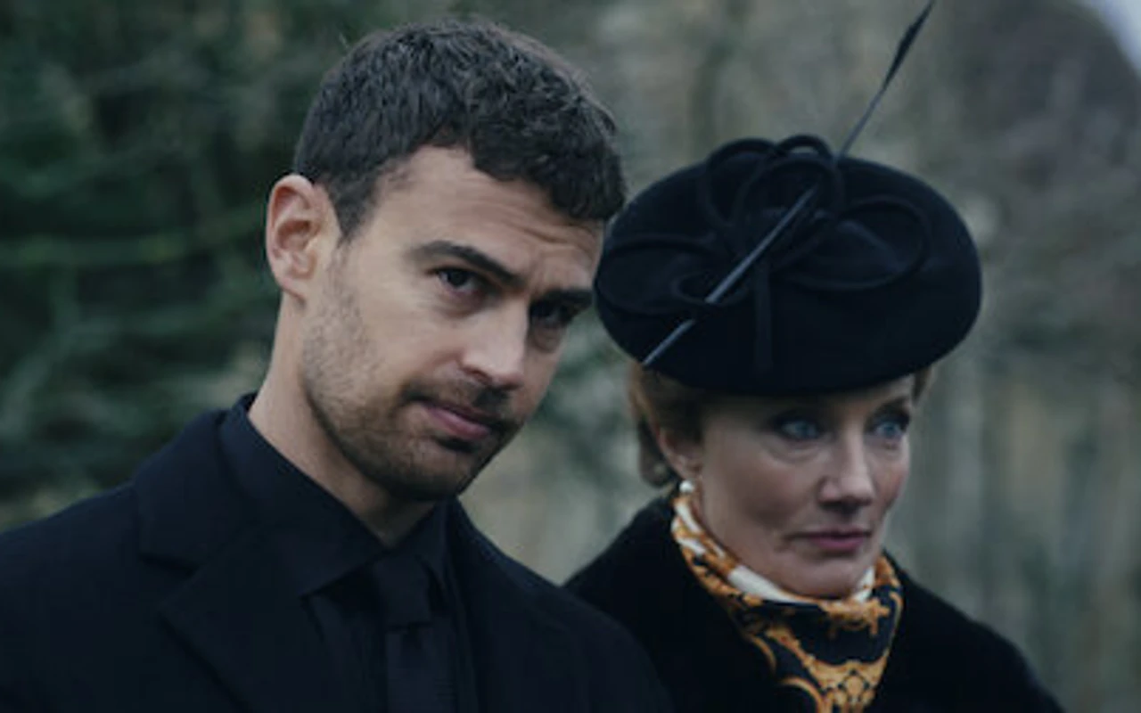 Aristocracia británica satirizada en "Los Caballeros" | Qué Onda |