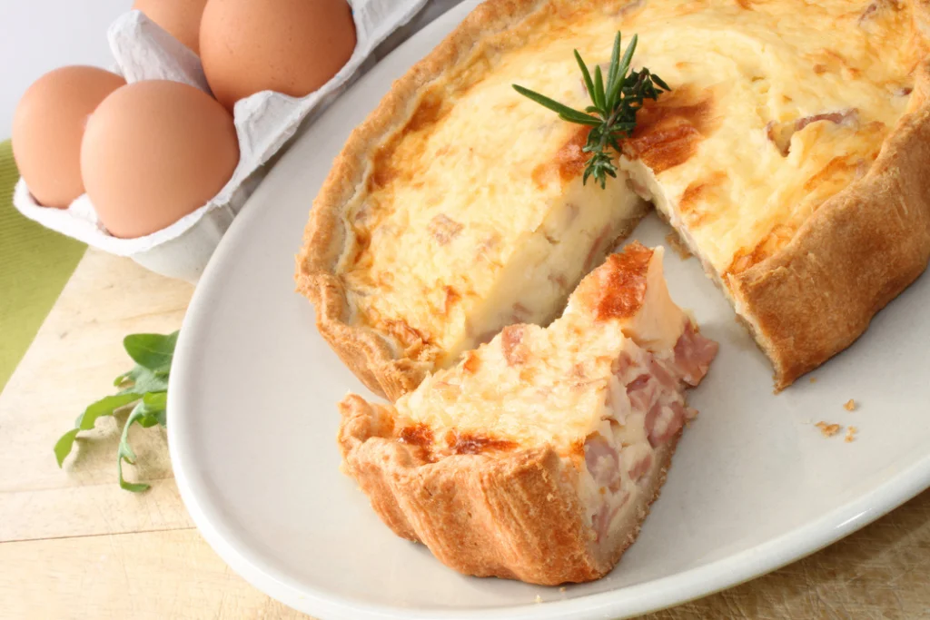 Quiche Lorraine con Tocino | Qué Onda
