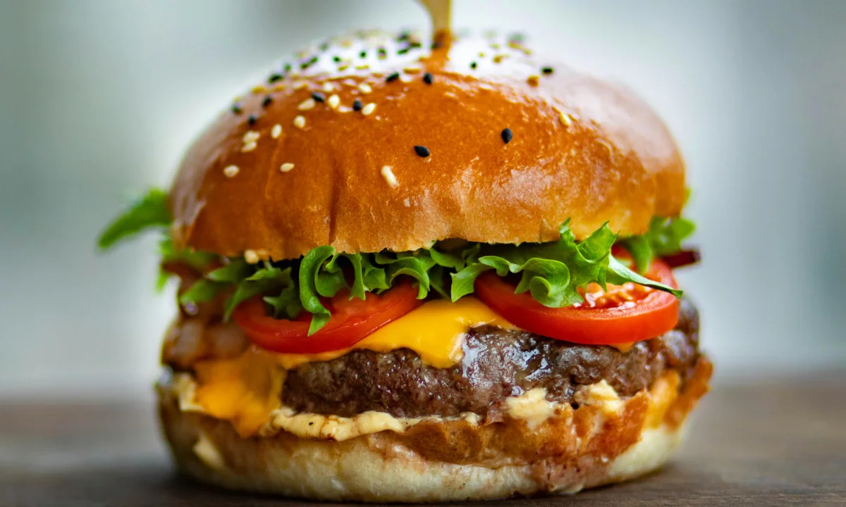 Hamburguesas Smash con MSG | Qué Onda
