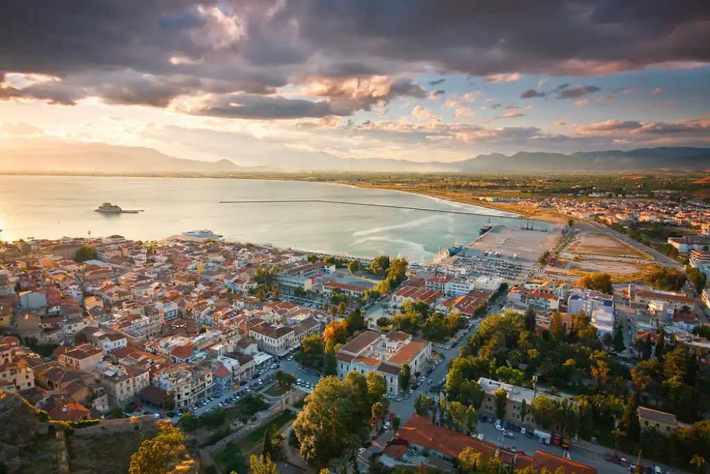 Vista del puerto en Nafplio Grecia | Qué Onda