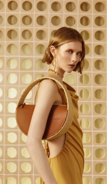 MAM | Small Round Raffia Bag | Qué Onda