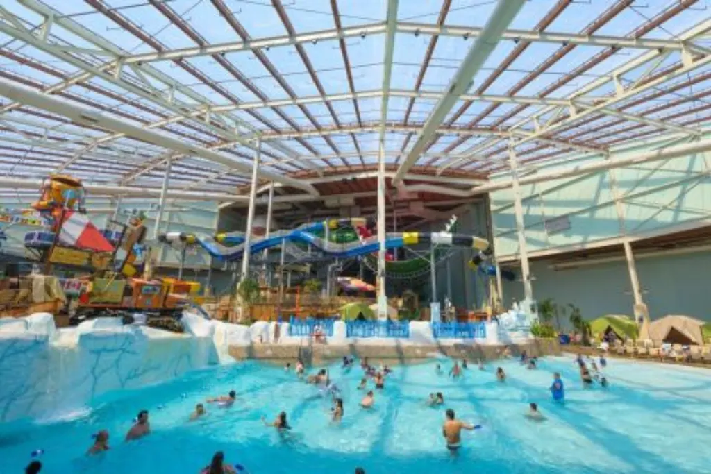 Aquatopia Indoor Water Park | Qué Onda