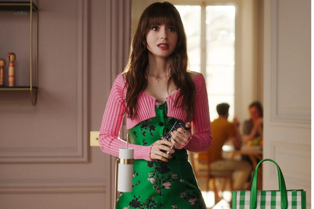 Emily in Paris  4ta temporada 1 | Qué Onda