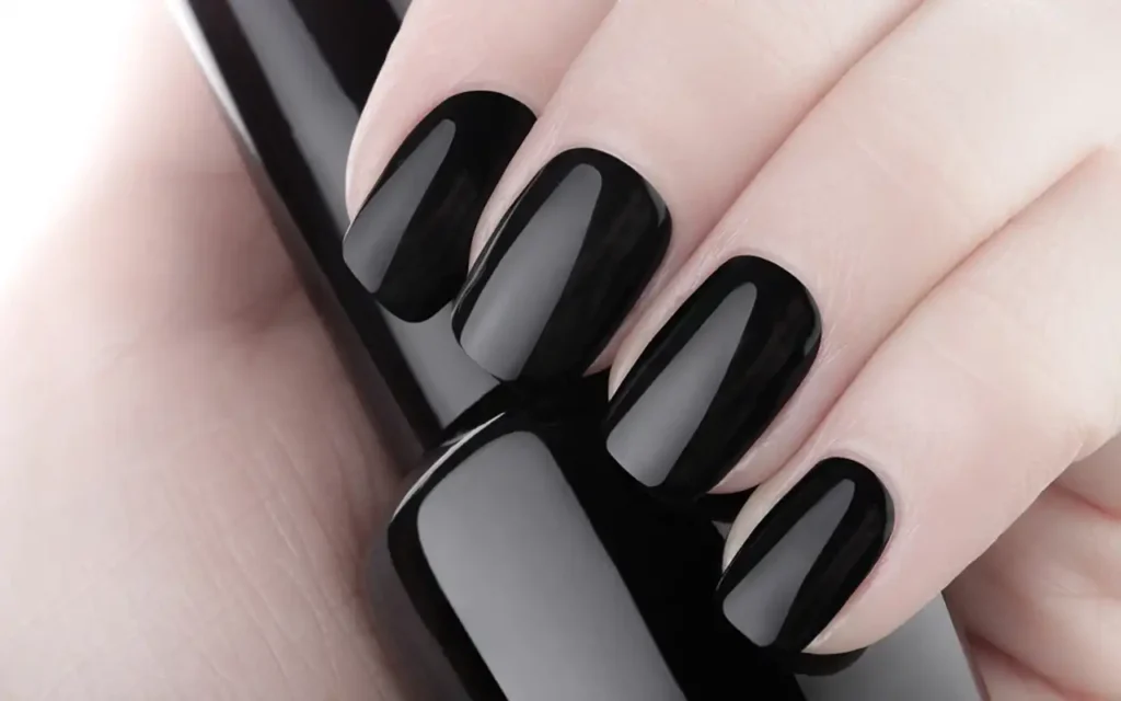 Los 5 colores de uñas de otoño que dominarán este 2024 | Qué Onda |