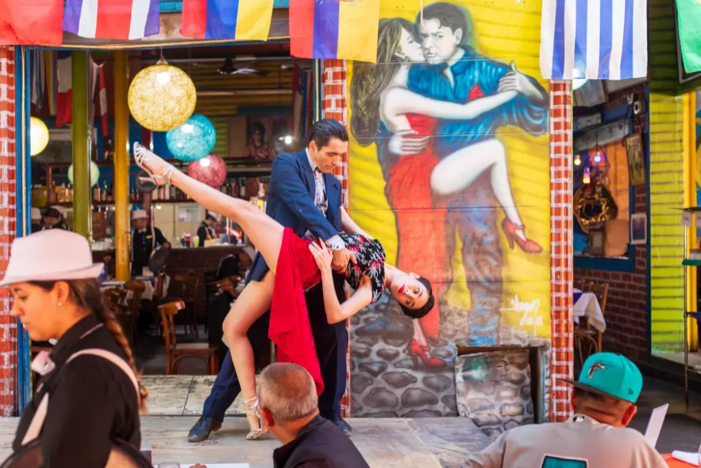 Bailarines de Tango en Buenos Aires Argentina | Qué Onda