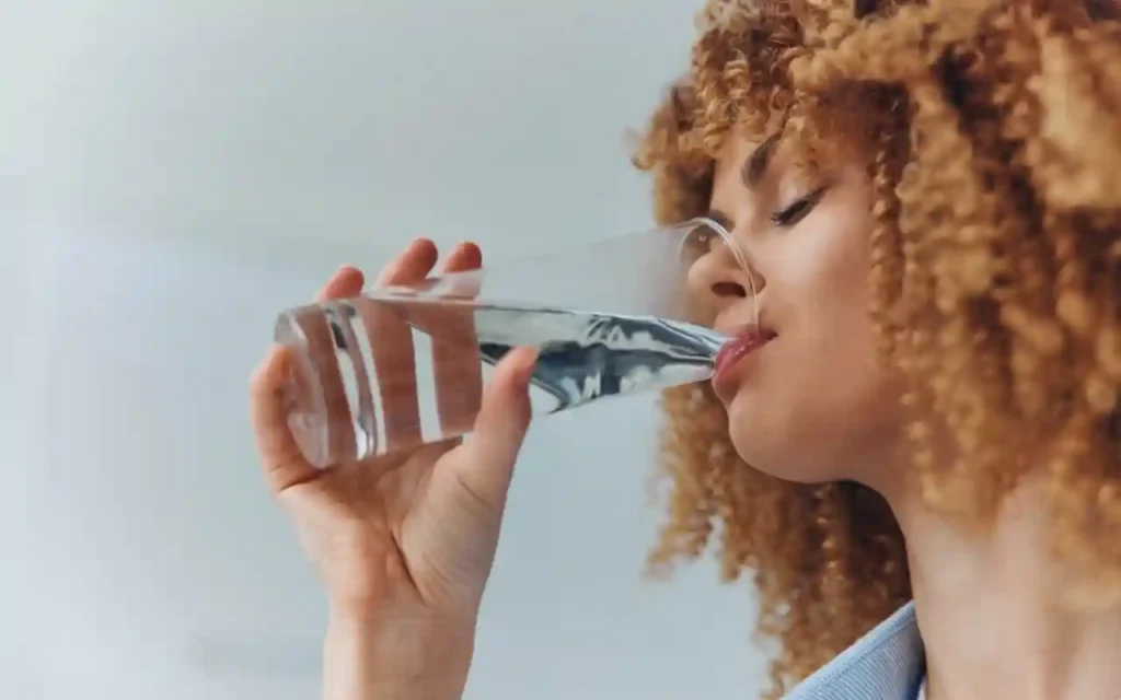 Los beneficios de beber agua diariamente son reales | Qué Onda |
