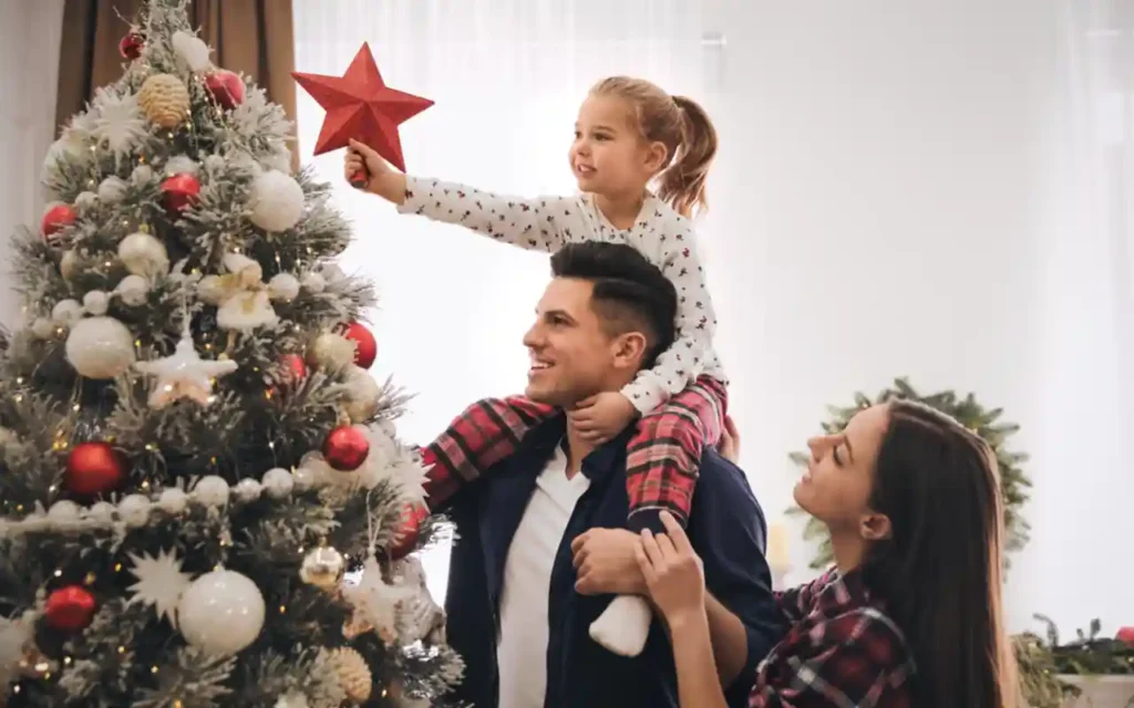 Descubre los adornos clave para tu árbol de Navidad | Qué Onda |