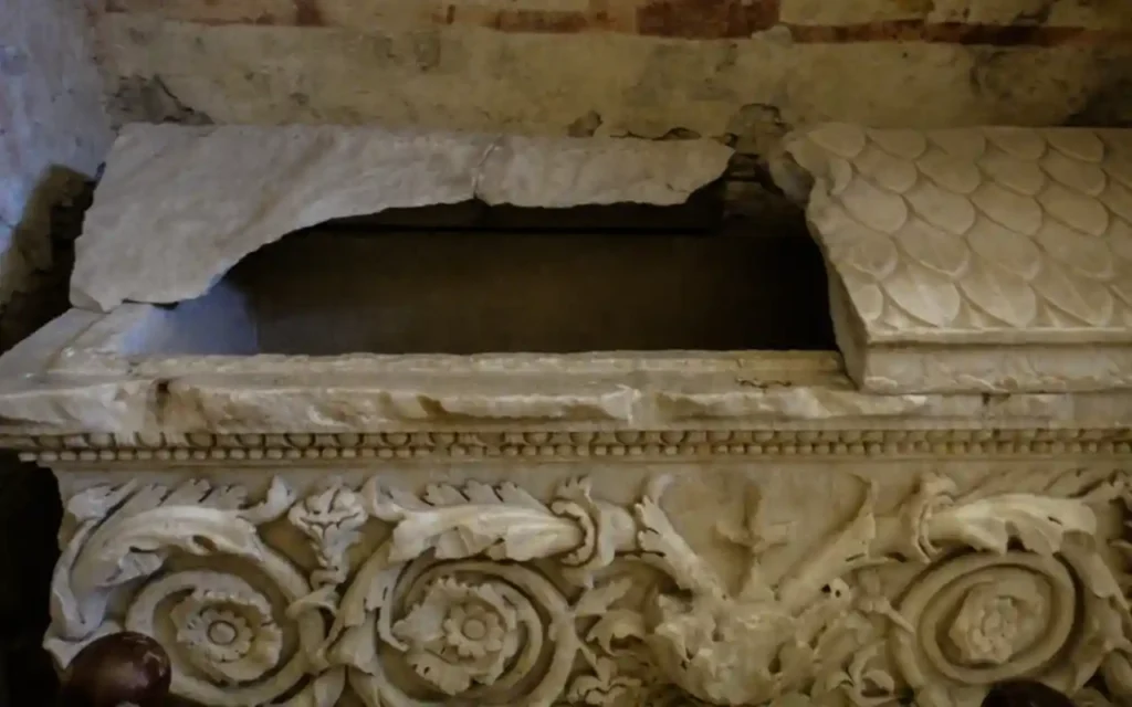 Descubren la tumba original de San Nicolás en Turquía | Qué Onda |